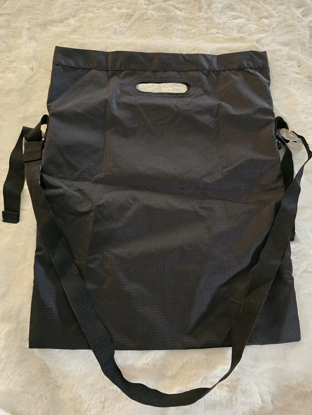 Nike Stash Tote Bag w/Pouch, Unisex, Black, Water Repellent White Swoosh - Picture 8 of 11